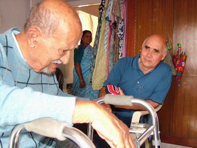 Pop Mac chats with Howard Markham in Bangalore